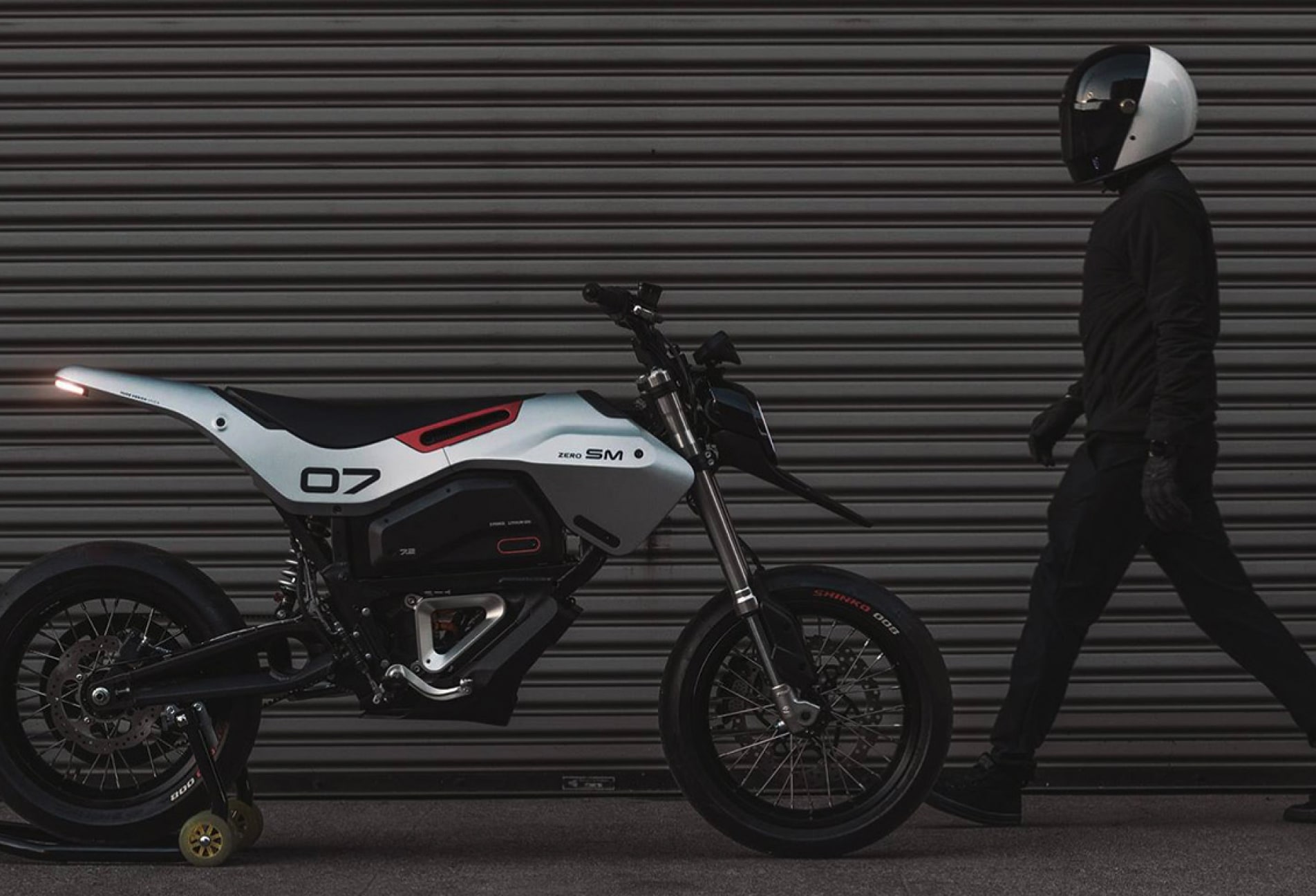 Huge Moto custom motorcycle design